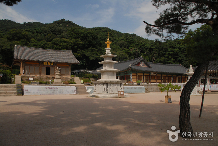 Tempel Sudeoksa (수덕사)
