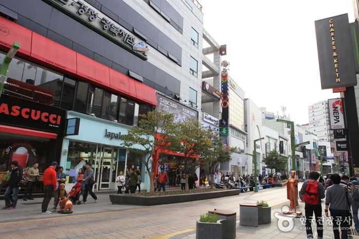 Gwangbok-dong Cultural & Fashion Street (광복로문화패션거리)