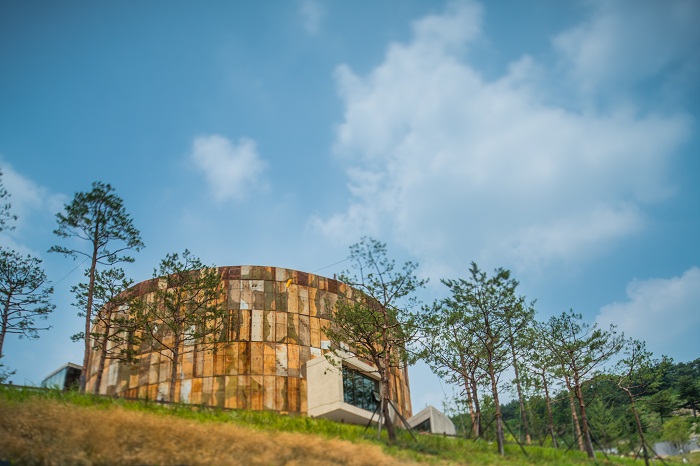 Mapo Oil Tank Culture Park (마포 문화비축기지)