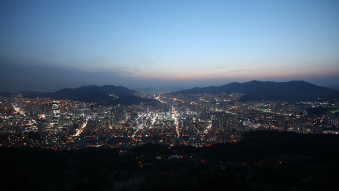 Hwangnyeongsan Mountain (황령산)