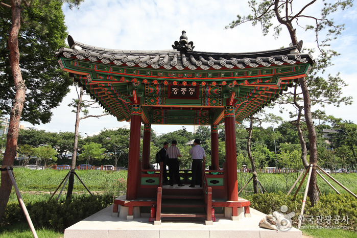 Jangchungdan Park (장충단공원)