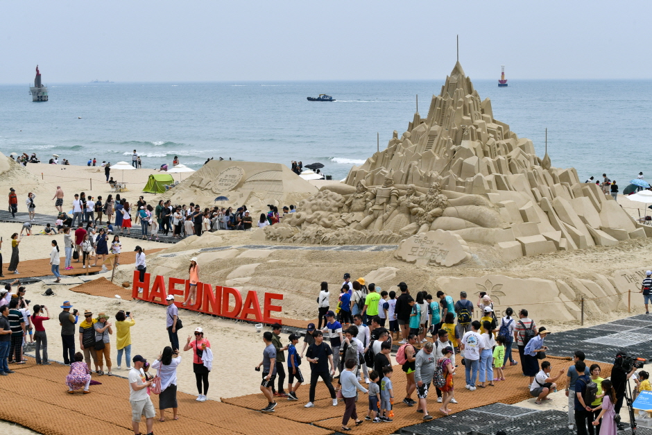 Haeundae Sand Festival (해운대 모래축제)
