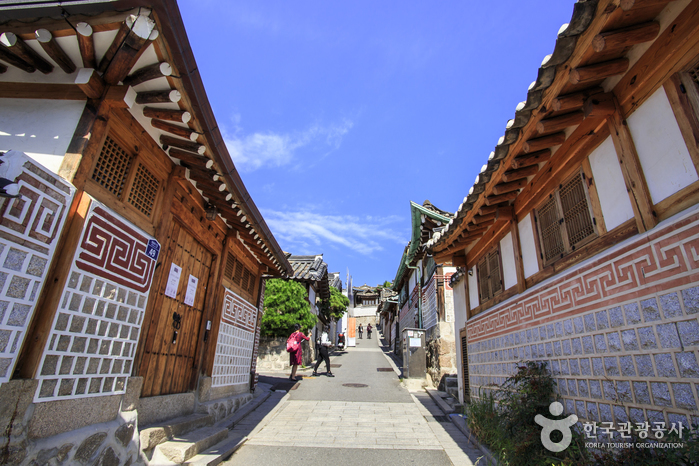 Фольклорная деревня Букчхон (북촌한옥마을)