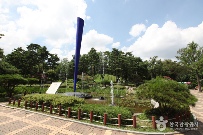Seoul Hyochang Park (서울 효창공원)