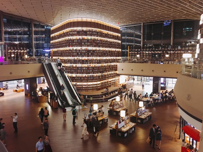 The Starfield Library in Seoul's COEX Mall - Photo credit: visitkorea.or.kr