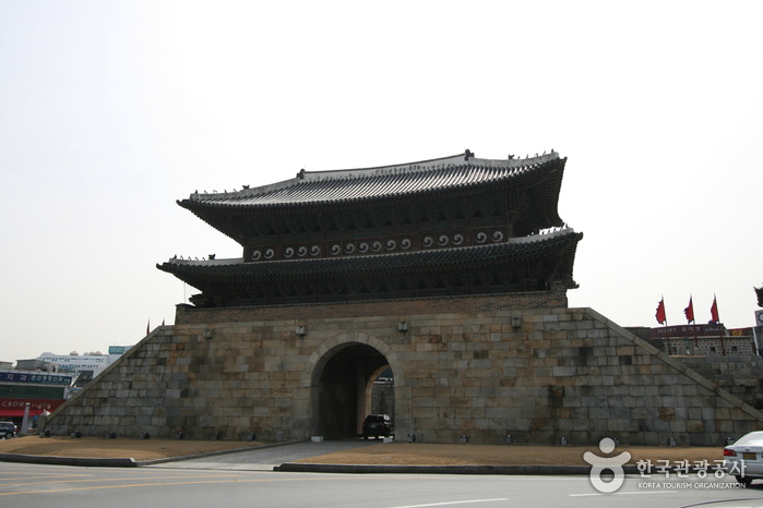 Ворота Пхальдальмун в крепости Хвасон в Сувоне (팔달문)11 Miniatura