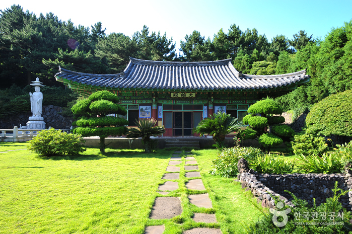 Jeju Bultapsa Temple (불탑사(제주))