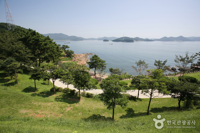Yi Sun-Sin Park (이순신공원)