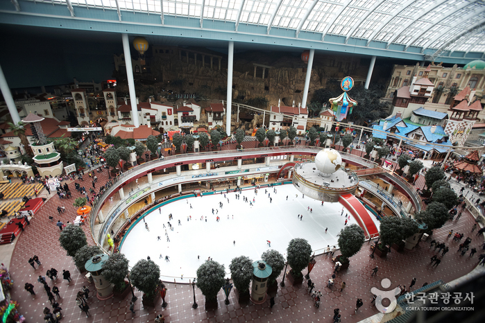 Lotte World Indoor Ice Skating Rink (롯데월드 아이스링크 (실내)) 