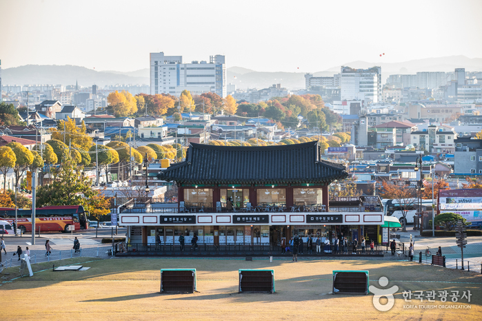 Destinations Region : VisitKorea Destinations by Suwon Hwaseong Fortress [UNESCO World Heritage] (수원 화성 [유네스코 | Official Korea Tourism Organization