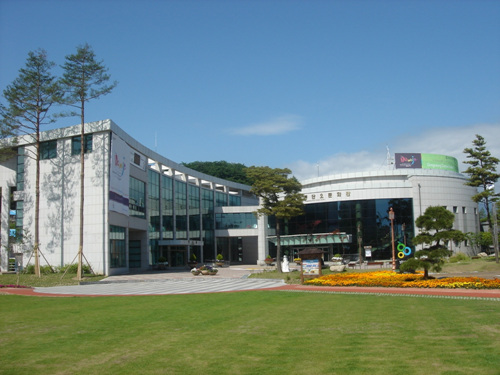 Gangneung Dano Culture Center (강릉단오제전수교육관)