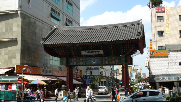 Seoul Yangnyeongsi Market (서울 약령시장)