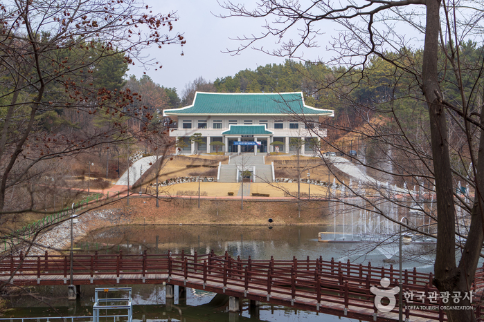Finca Presidencial Cheongnamdae (청남대)