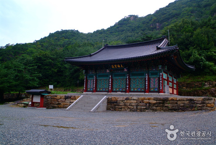Jecheon Deokjusa Temple (덕주사(제천))