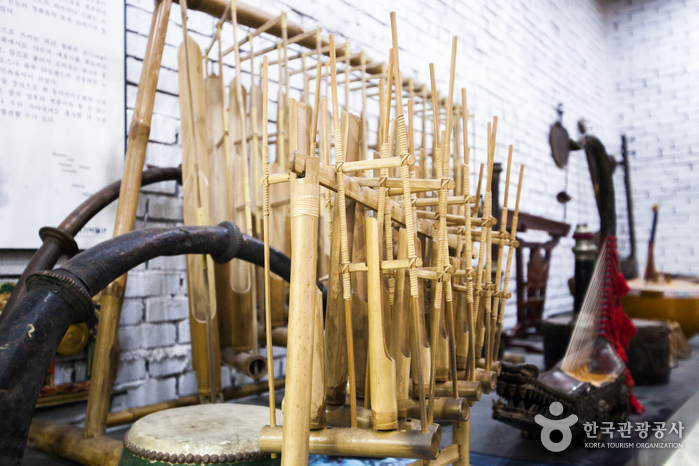 Музей мировых народных музыкальных инструментов (세계민속악기박물관)5 Miniatura
