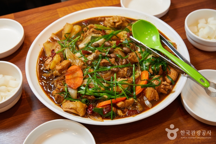 Andong Sinseon Jjimdak (안동신선찜닭) : VISITKOREA