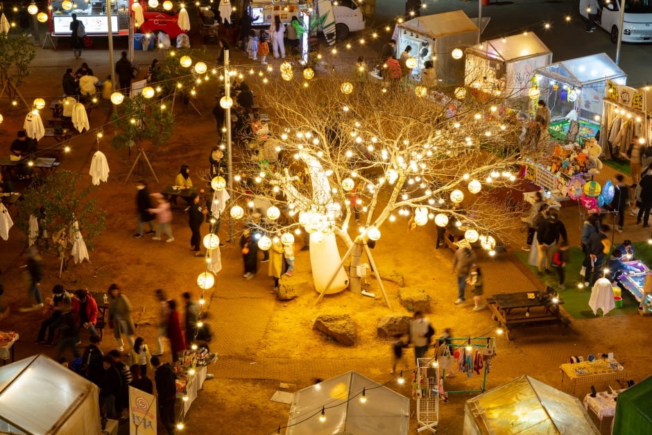 Sumokwon Night Market (수목원길야시장)