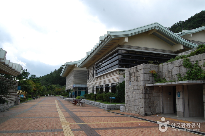 Cheongju National Museum (국립청주박물관)