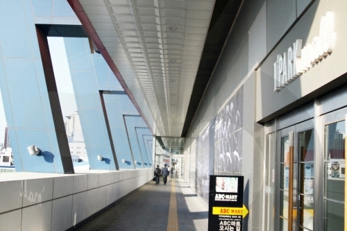 Hyundai I'PARK Mall (현대 아이파크몰)
