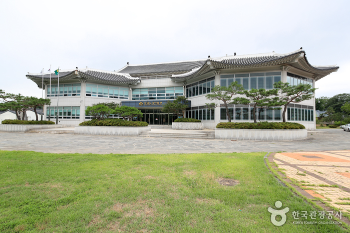 Yeongam Pottery Museum (영암도기박물관)