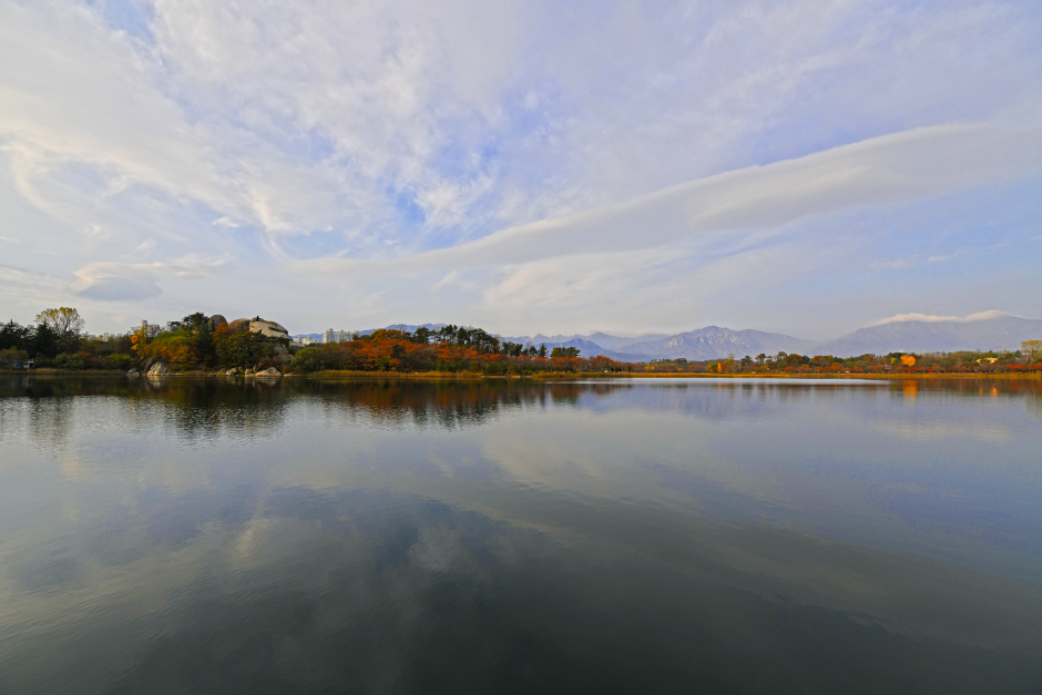 Yeongnangho Lake (영랑호)