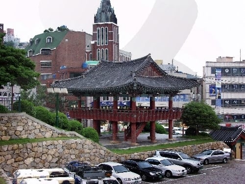Pavillon Jinnamgwan à Yeosu (여수 진남관)