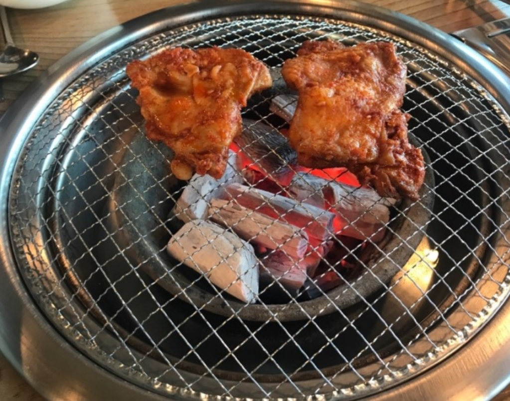 Charcoal-billed Chicken Galbi in Dulegil(둘레길숯불닭갈비)