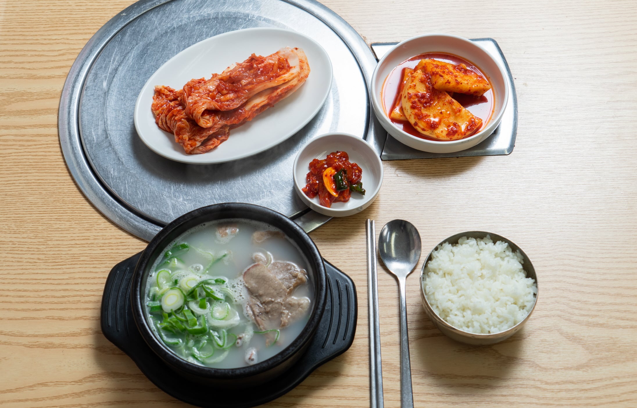 Jongro Sulnongtang (종로 설렁탕)