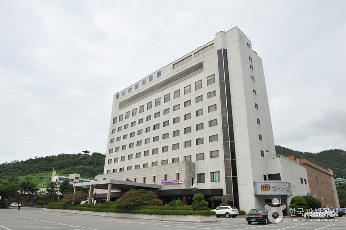 Shinan Beach Hotel (신안비치관광호텔)