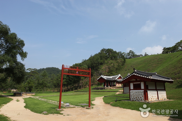 Jangneung Royal Tomb [UNESCO World Heritage] (영월 장릉(단종) [유네스코 세계문화유산])