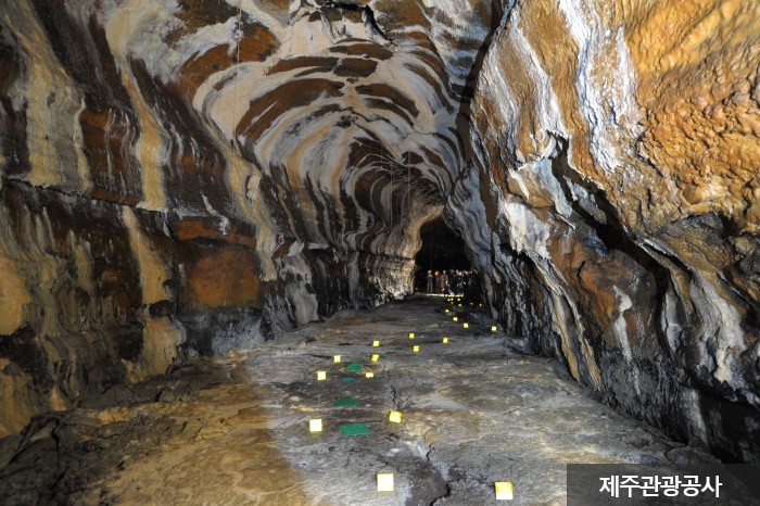 龍泉洞窟[UNESCO世界自然遺產]<br>(용천동굴 [유네스코 세계자연유산])