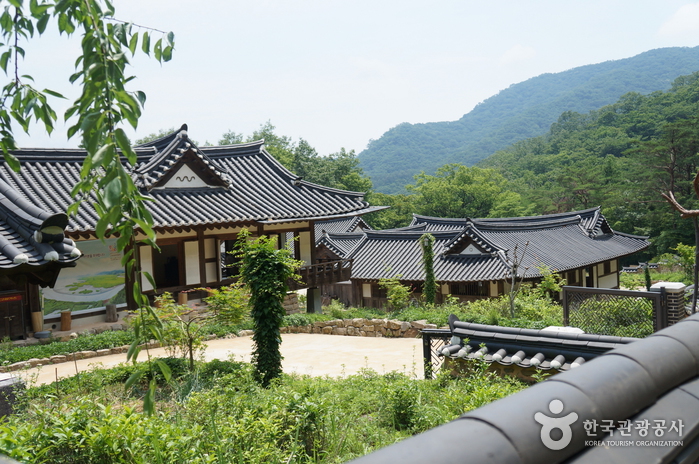 Suncheon Wild Tea House (순천전통야생차체험관)