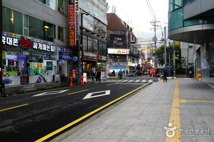 Seomyeon 1beon-ga (Seomyeon First Street) (서면1번가)