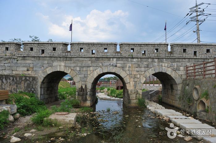 Ganghwa Seoksumun Gate (강화 석수문)