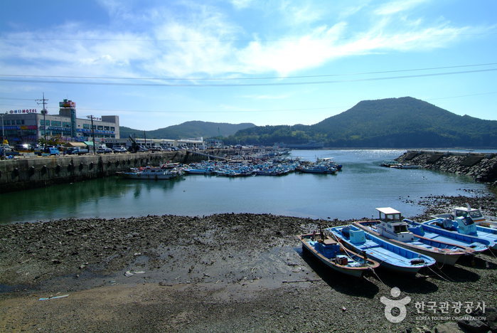 Gyeokpo Port (격포항)