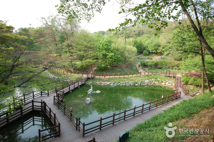 Achasan Ecological Park (아차산생태공원)