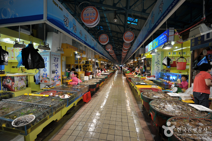 Incheon Complex Fish Market (인천종합어시장)