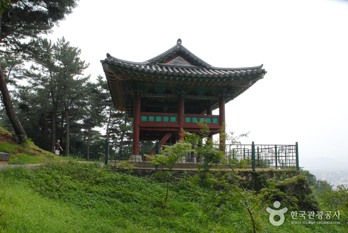 Forteresse Busosanseong et vestiges Gwan...
