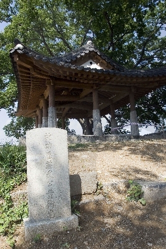 Yeonmijeong Pavilion (연미정)