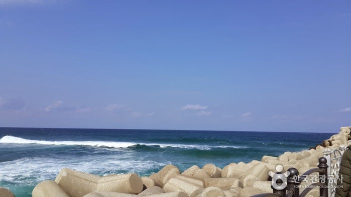 Anmok Beach (안목해변)