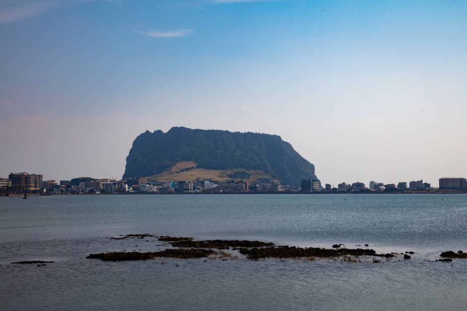 Seongsan Ilchulbong Tuff Cone [UNESCO World Heritage] (성산일출봉 [유네스코 세계문화유산])