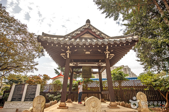 Gunsan Dongguksa Temple (동국사(군산))