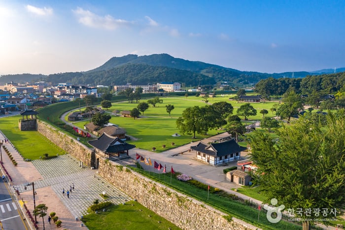 Крепость Хэмиыпсон в городе Сосан (서산 해미읍성) Miniatura