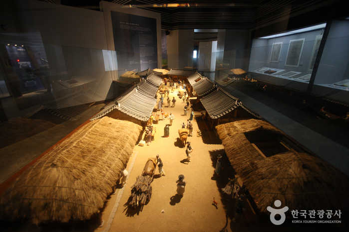 Museo de la Fortaleza de Hwaseong de Suwon (수원화성박물관)50 Miniatura