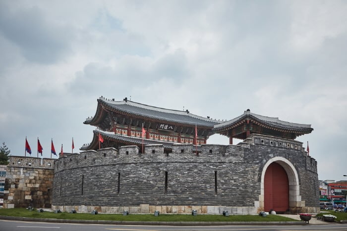 Ворота Пхальдальмун в крепости Хвасон в Сувоне (팔달문)3 Miniatura