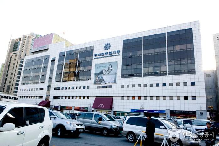 Dongdaemun Shopping Complex - Accessory Shops (동대문종합시장 악세사리상가)