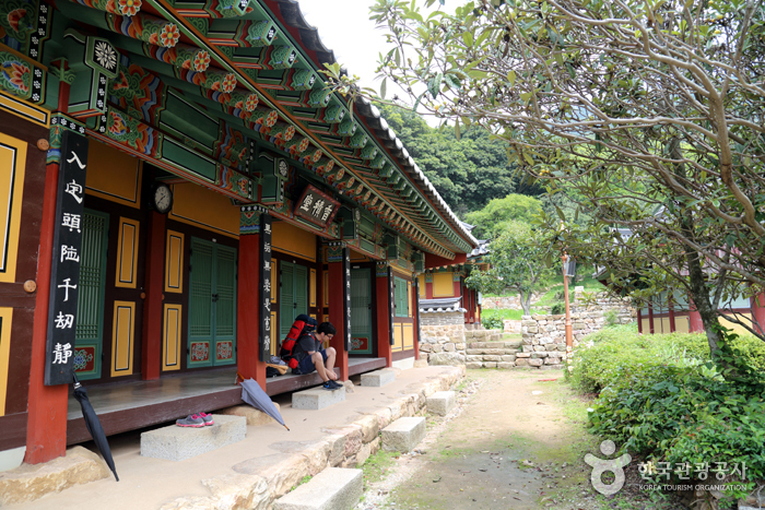 Temple Mihwangsa (미황사)
