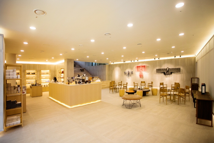 Korea House Café & Art Shop (한국의집 사랑 카페앤아트샵)