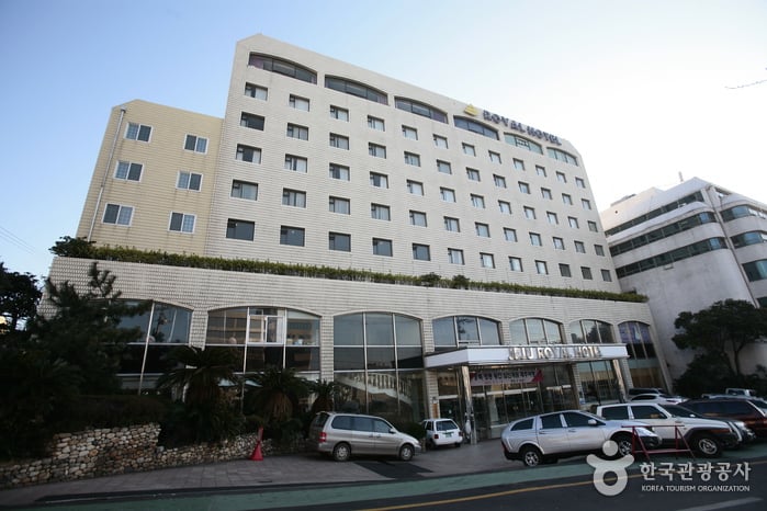 Jeju Royal Hotel (제주로얄호텔)
