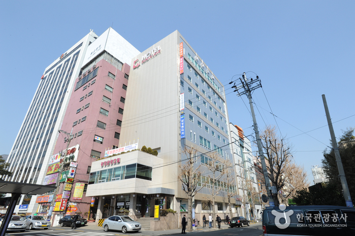 Hotel Gwangjang (광장호텔)
